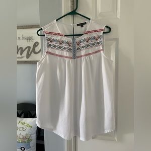 Adrianna Papell Sleeveless Shirt/embroidered blouse